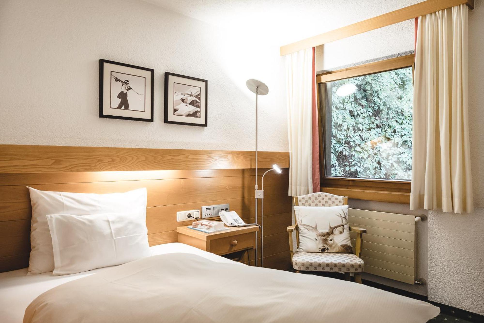 Aktiv & Spa Hotel Alpenrose Schruns Oda fotoğraf