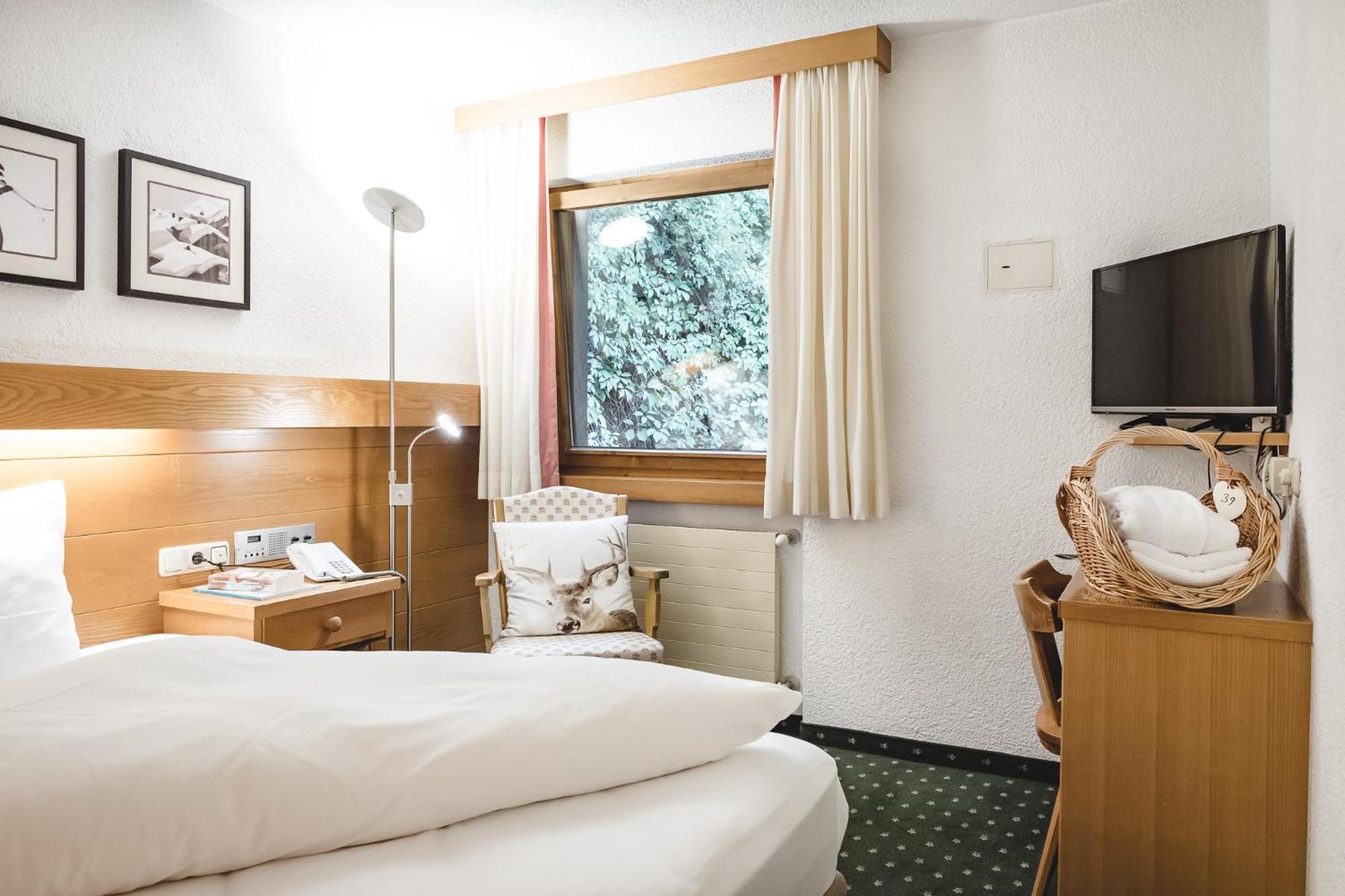 Aktiv & Spa Hotel Alpenrose Schruns Oda fotoğraf